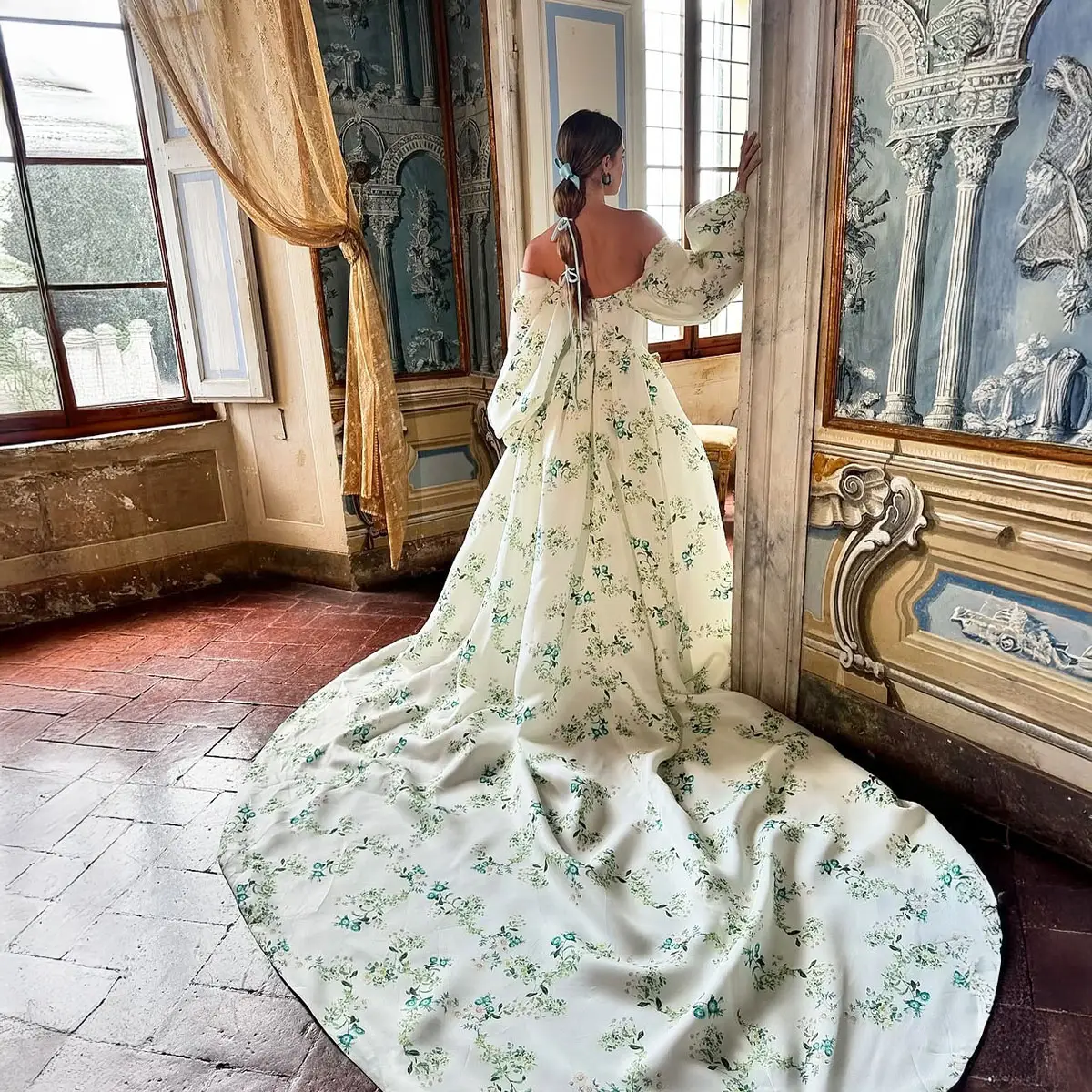 Monique Lhuillier photo 1