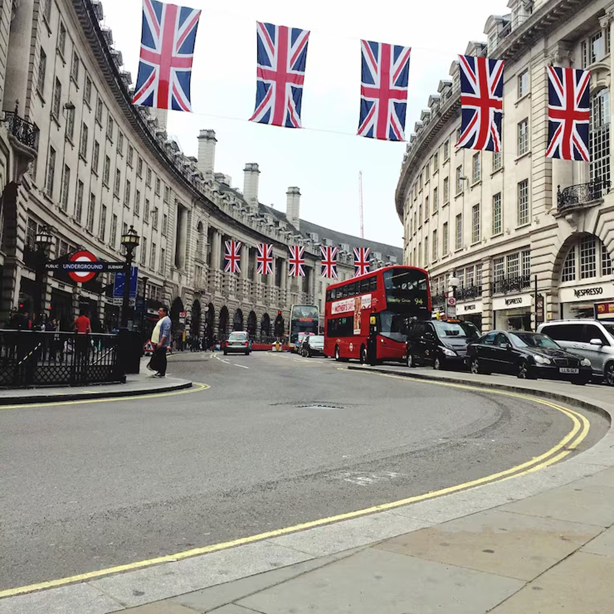 solo summer evening in Mayfair, Mayfair evening activities, summer in Mayfair