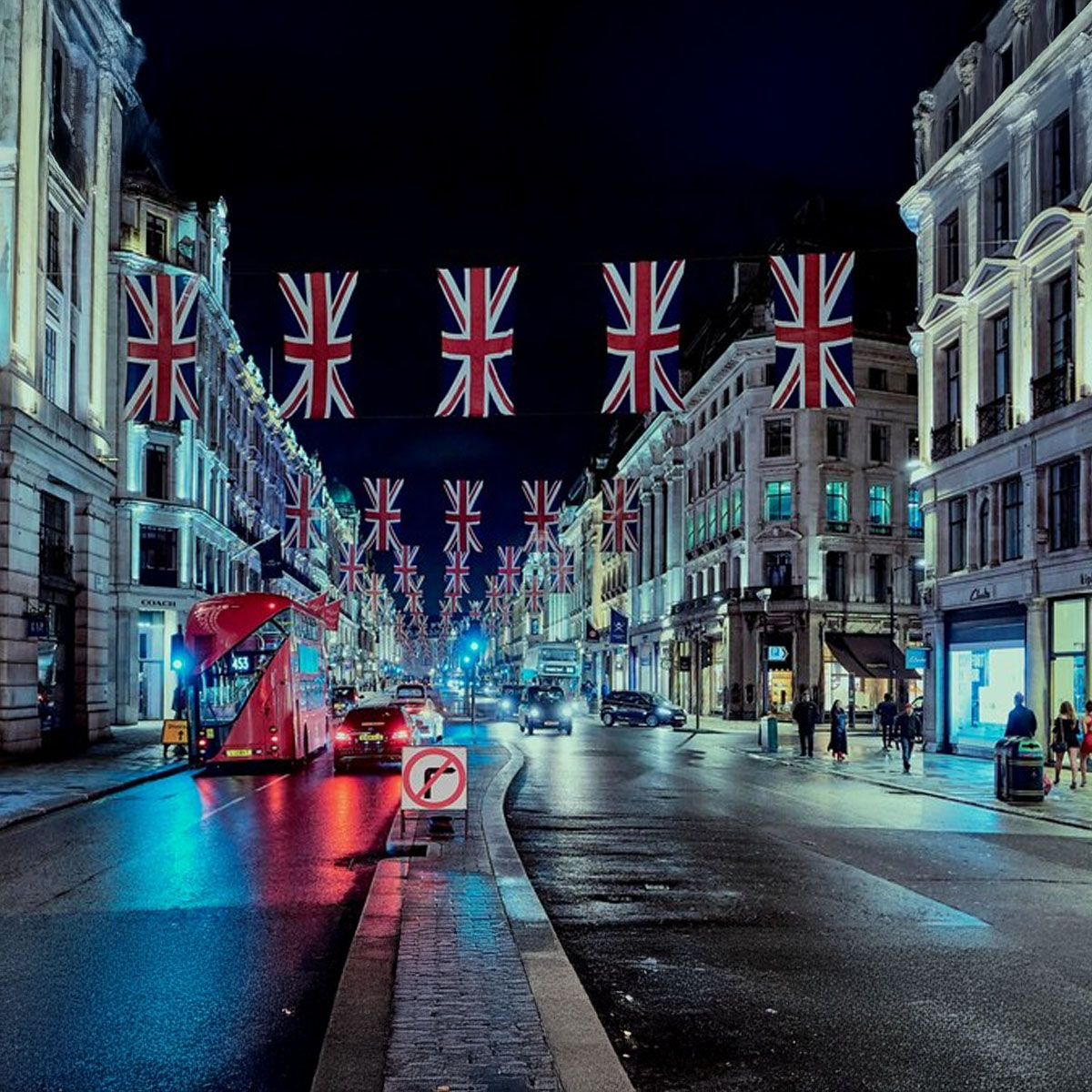 solo summer evening in Mayfair, Mayfair evening activities, summer in Mayfair